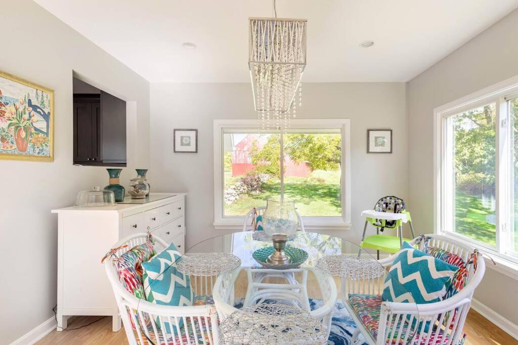 Unique Retreat With Private Patio, 4 King Beds And Bbq Vila Groton Exterior foto