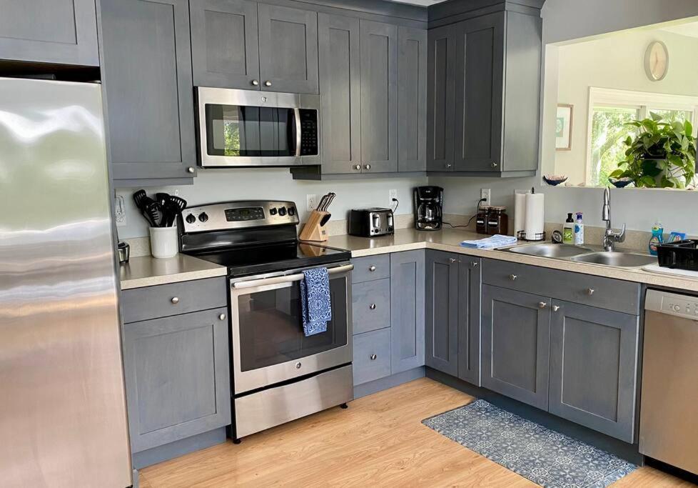 Unique Retreat With Private Patio, 4 King Beds And Bbq Vila Groton Exterior foto