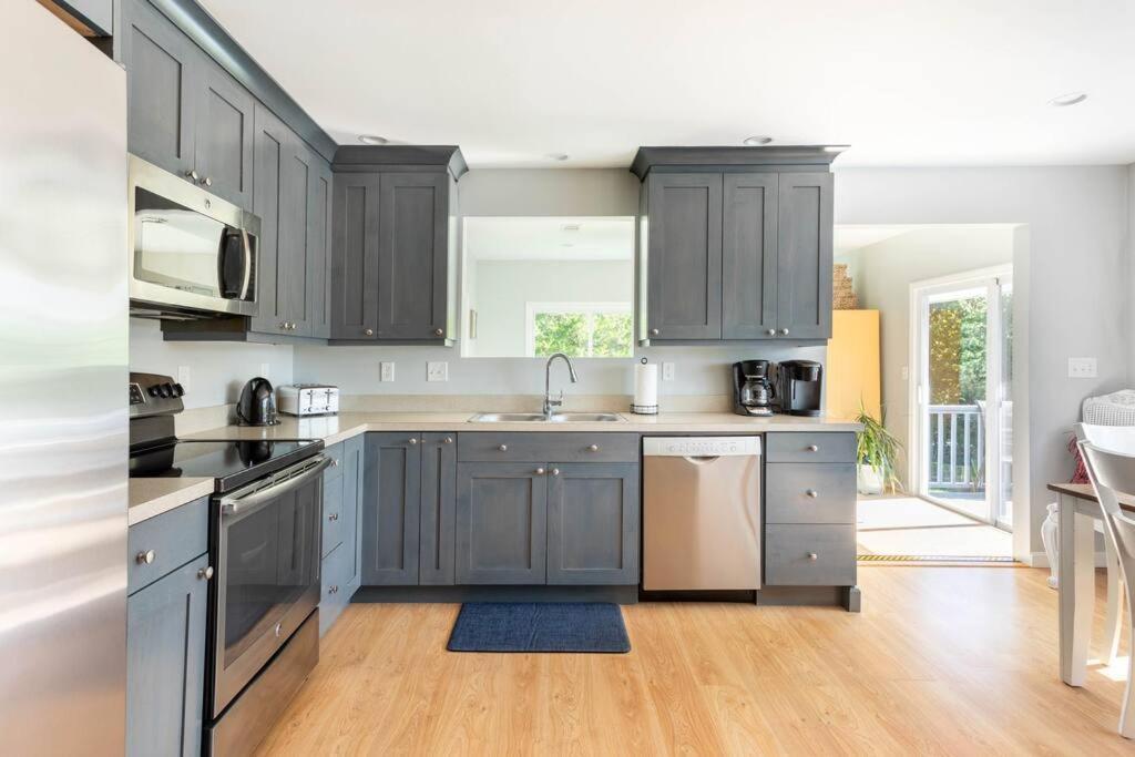 Unique Retreat With Private Patio, 4 King Beds And Bbq Vila Groton Exterior foto