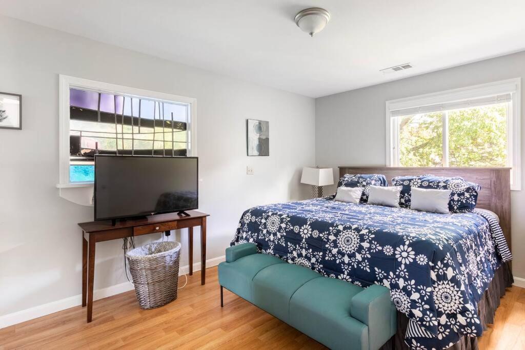 Unique Retreat With Private Patio, 4 King Beds And Bbq Vila Groton Exterior foto