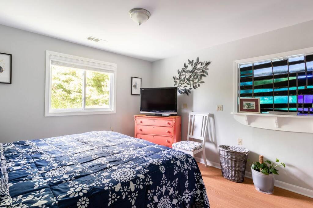 Unique Retreat With Private Patio, 4 King Beds And Bbq Vila Groton Exterior foto