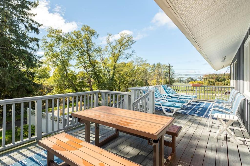 Unique Retreat With Private Patio, 4 King Beds And Bbq Vila Groton Exterior foto