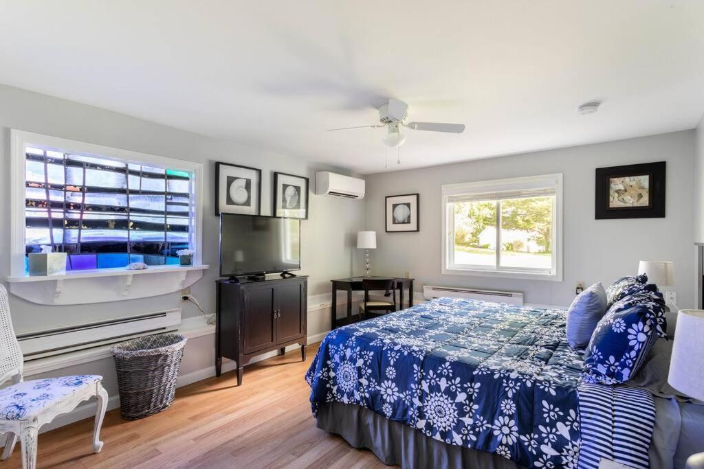 Unique Retreat With Private Patio, 4 King Beds And Bbq Vila Groton Exterior foto