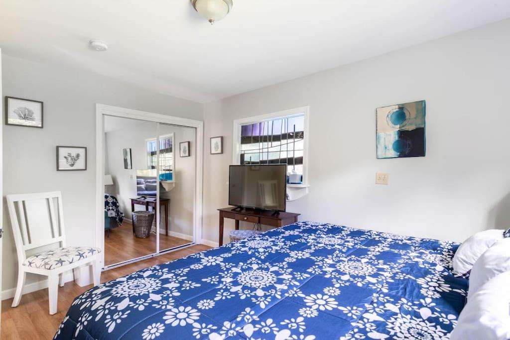 Unique Retreat With Private Patio, 4 King Beds And Bbq Vila Groton Exterior foto