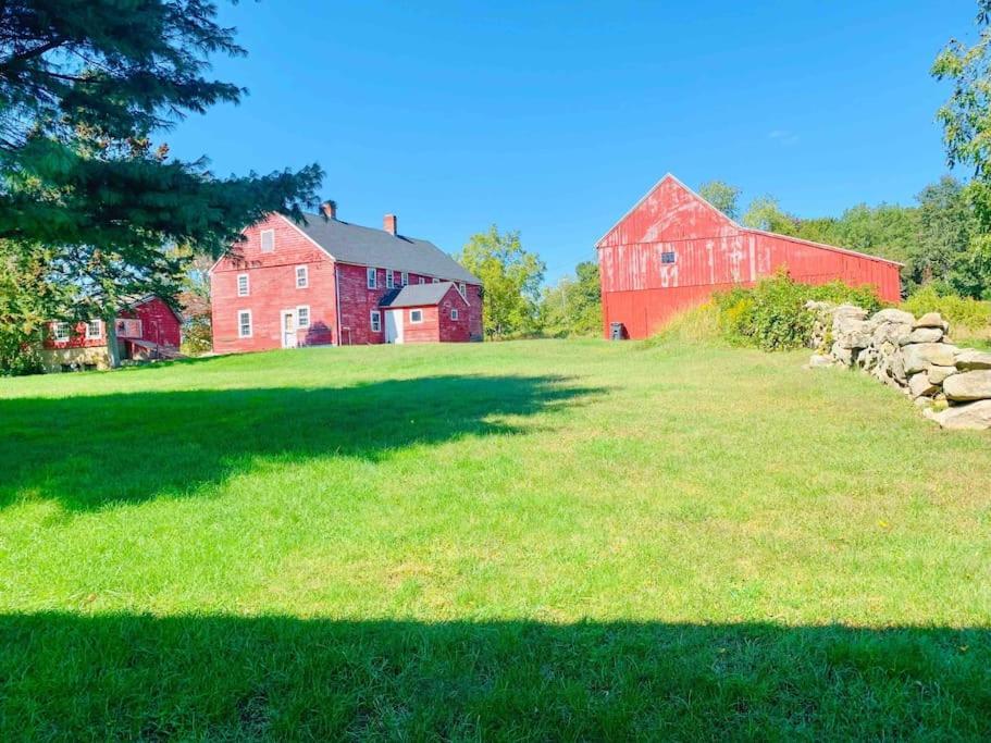 Unique Retreat With Private Patio, 4 King Beds And Bbq Vila Groton Exterior foto