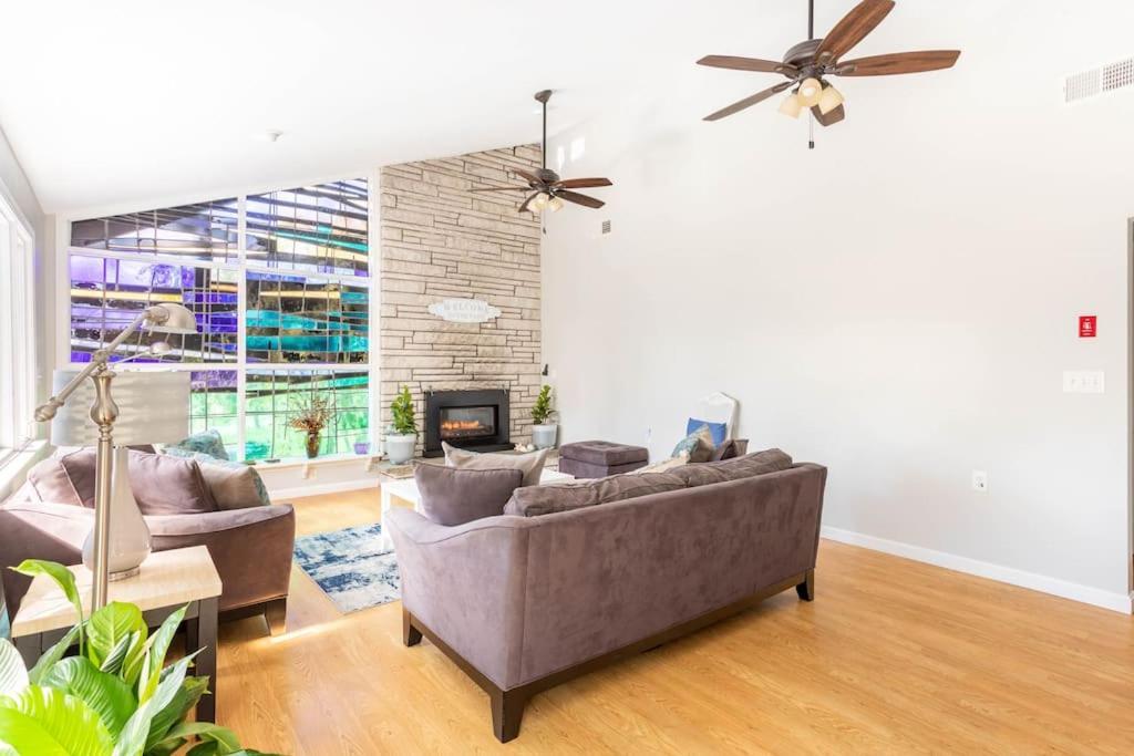 Unique Retreat With Private Patio, 4 King Beds And Bbq Vila Groton Exterior foto