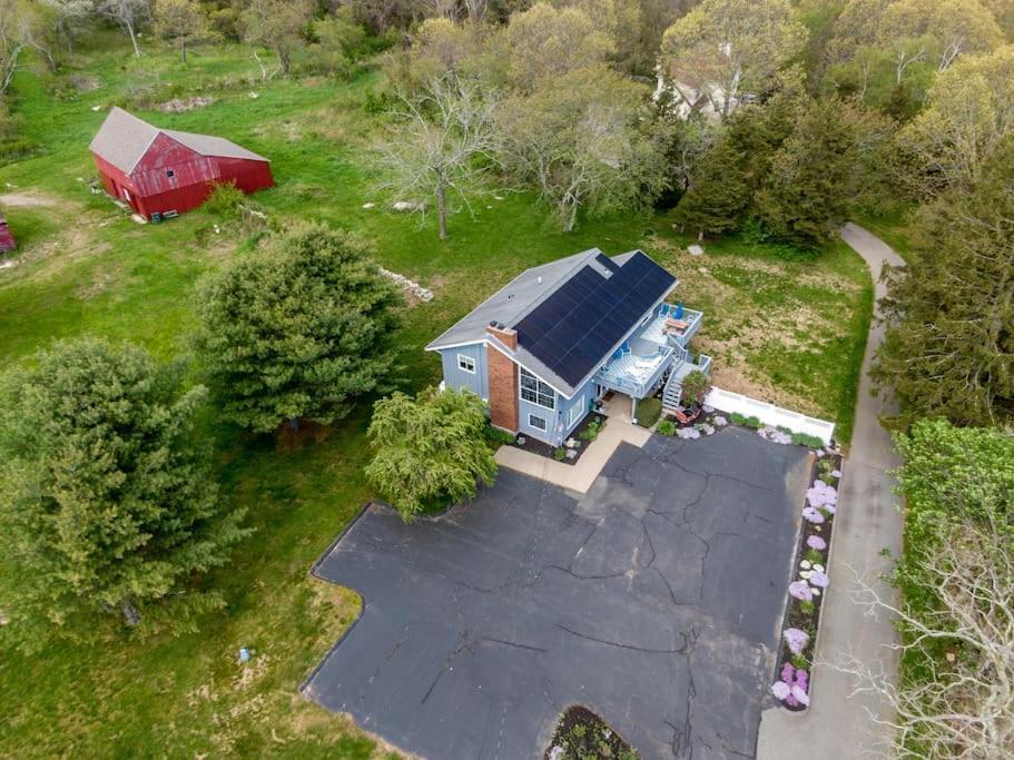 Unique Retreat With Private Patio, 4 King Beds And Bbq Vila Groton Exterior foto